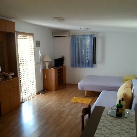Ursula Apartment *